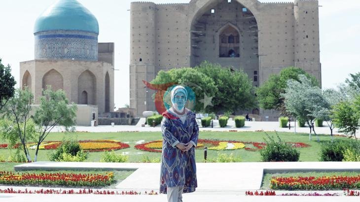 Emine Erdoğan Türkistan'da Yesevi Türbesi'ni Ziyaret Etti