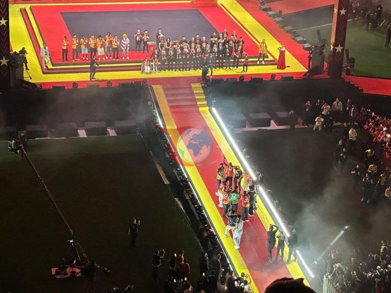 Çempion Qalatasaray kubokunu aldı