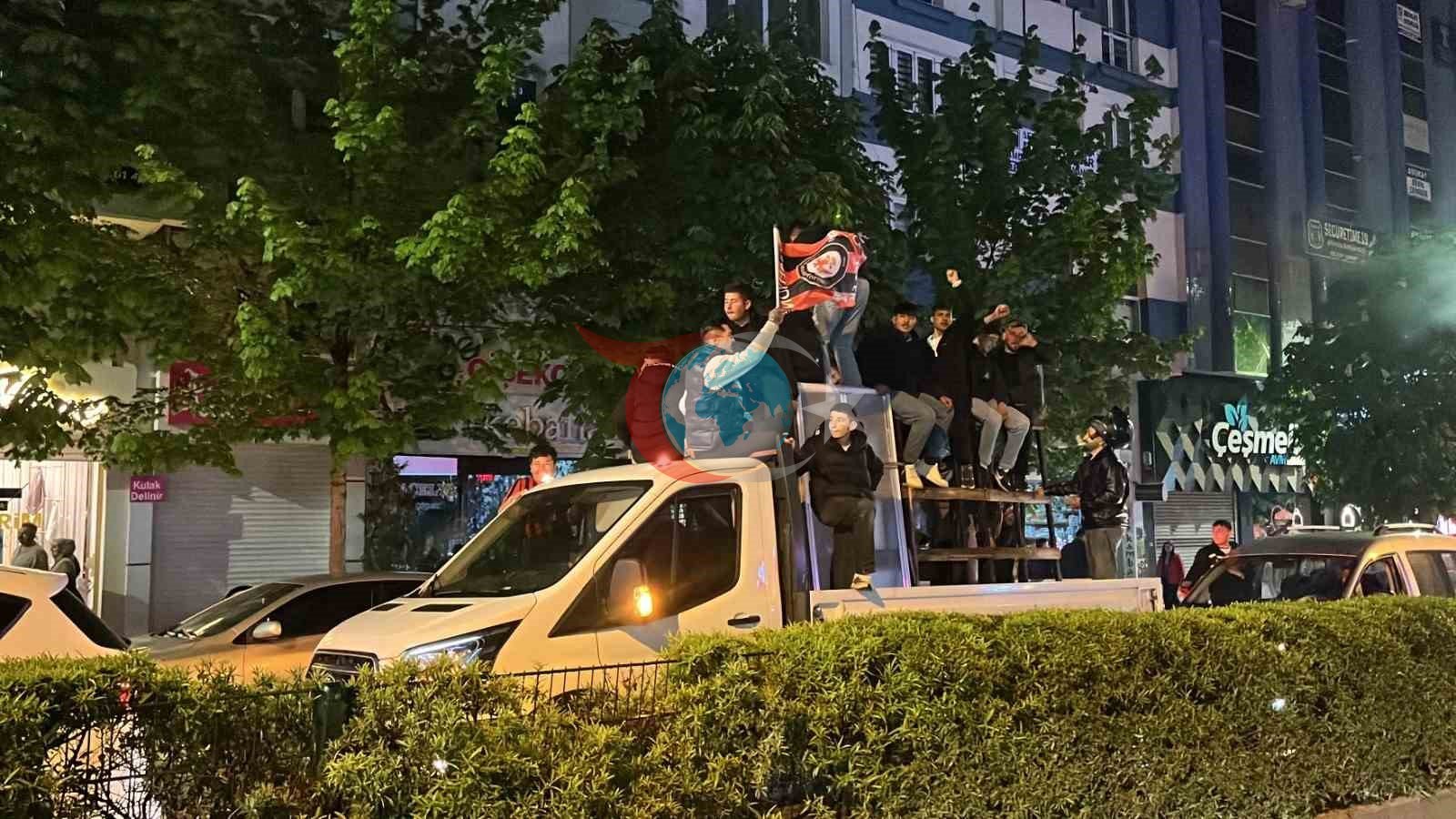 Çorum FK azarkeşləri yarımfinal qələbəsini coşğu ilə qeyd etdilər
