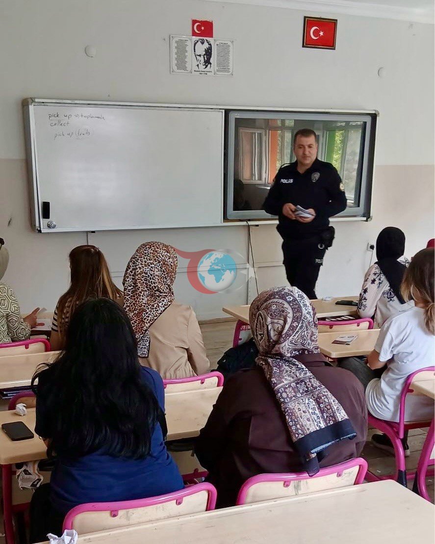 Bilecik'te Velilere Dolandırıcılık ve KADES Eğitimi Verildi