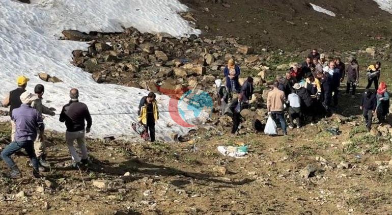 Məkan: Yüksekova 100 metrlik uçurumun üzərində can bazarı: Ölən və yaralananlar var