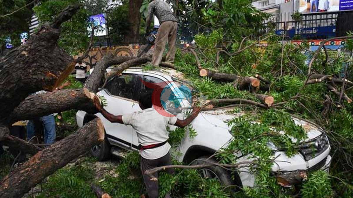 Hindistan'da Şiddetli Hava Koşulları: 111 Can Kaybı