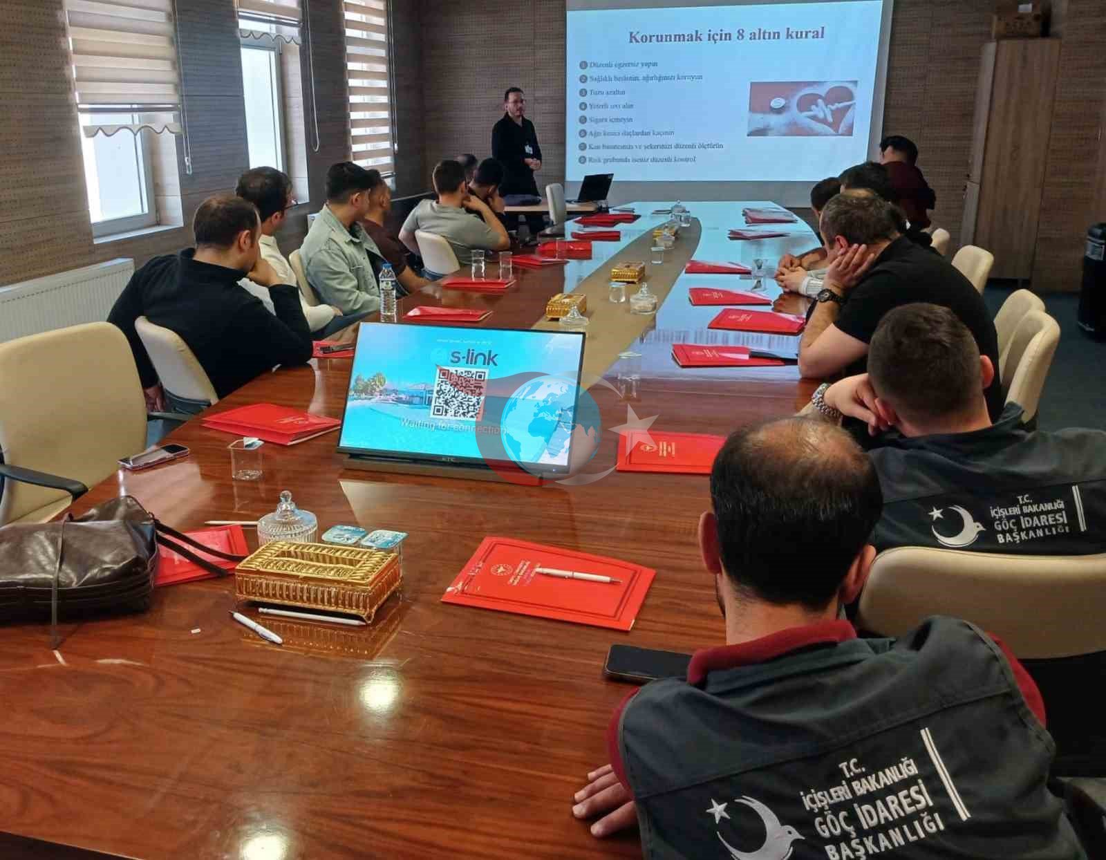 Göç İdaresi personellerine halk sağlığı eğitimi verildi