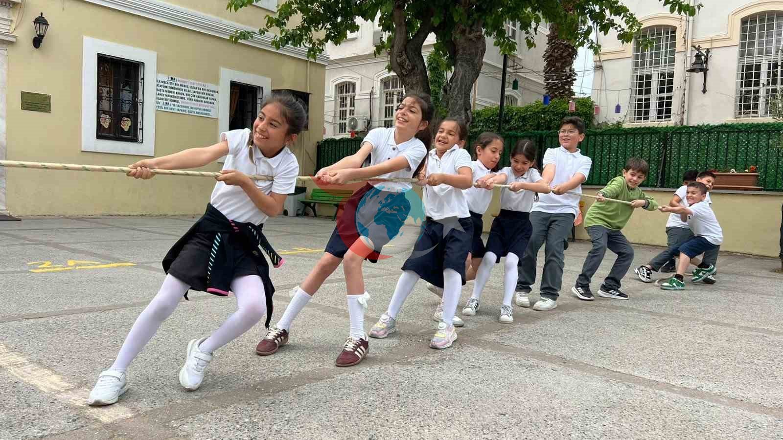 Kuşadası'nda Çocuklar Atletizmle Buluştu: Renkli Anlar