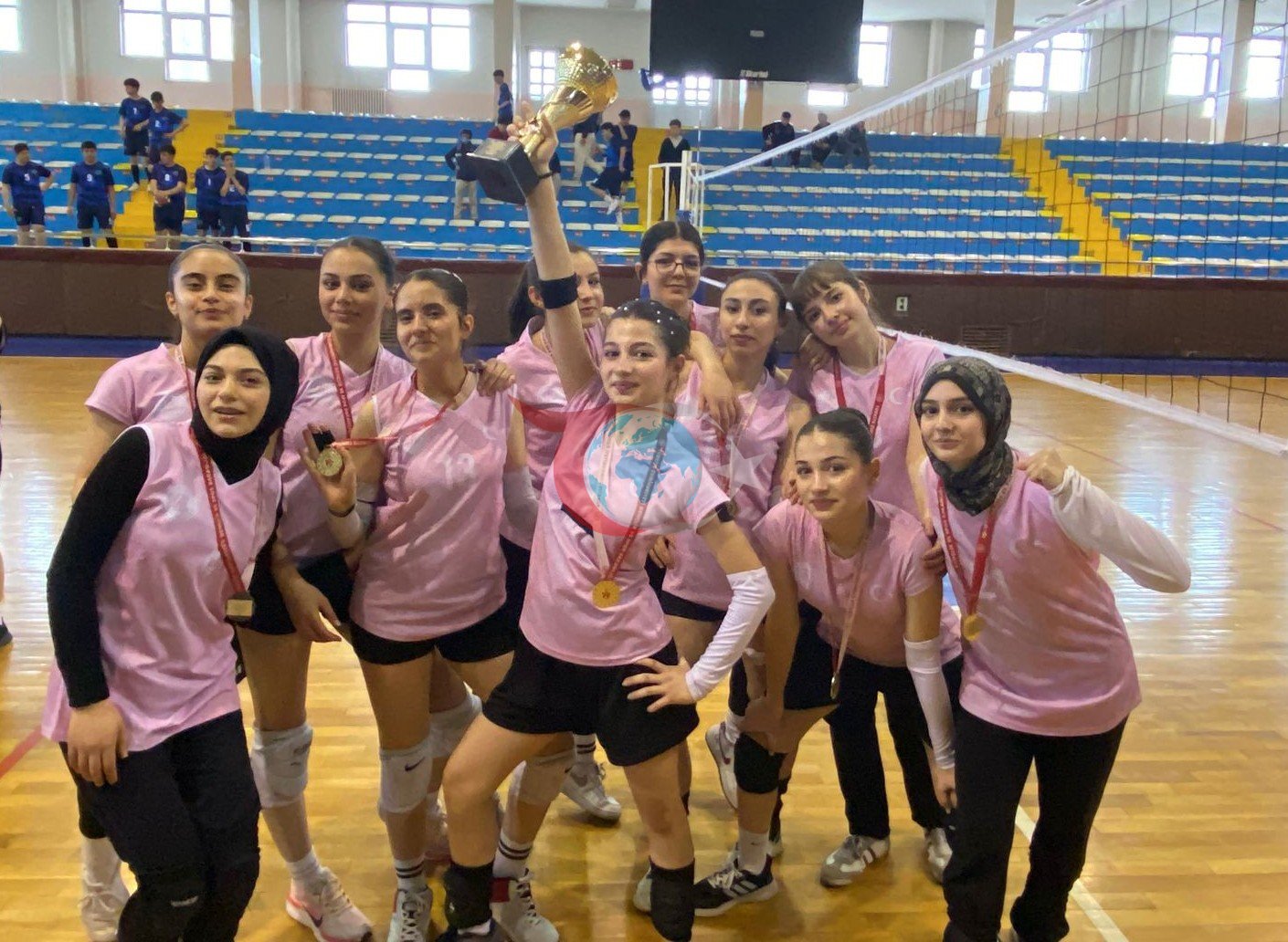 Tevfik İleri Anadolu Lisesi Voleybolda Zirvede