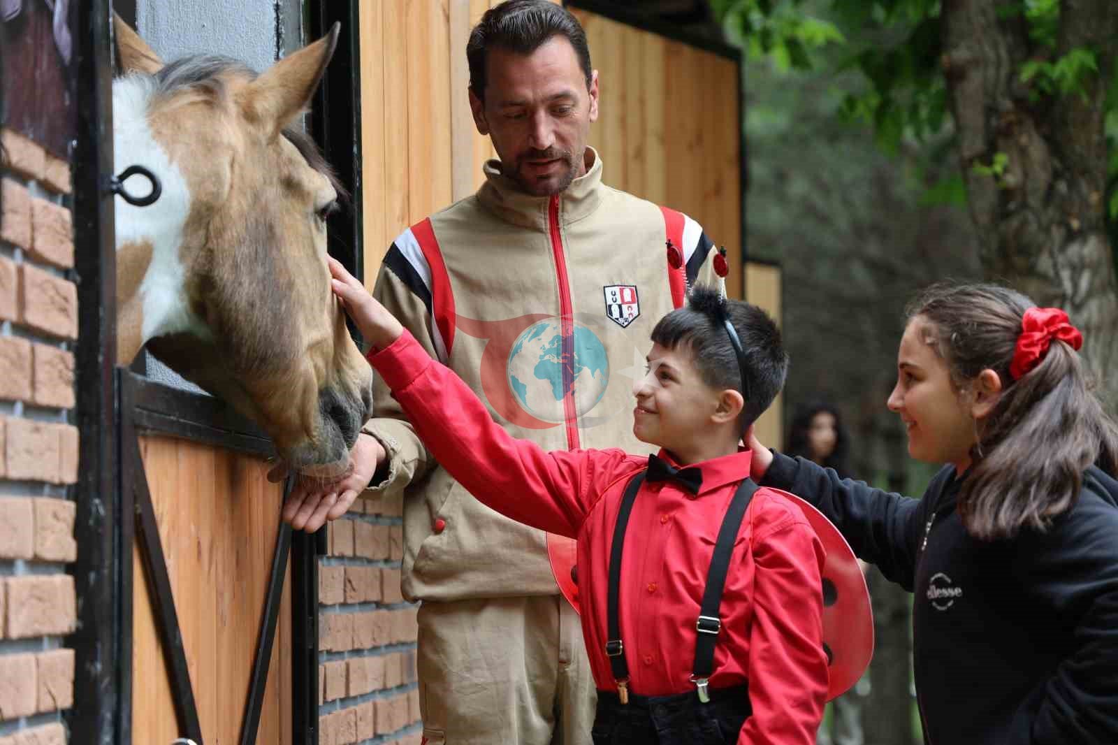 Elazığ'da Akademisyenler ve Özel Çocuklar At Terapisinde Buluştu