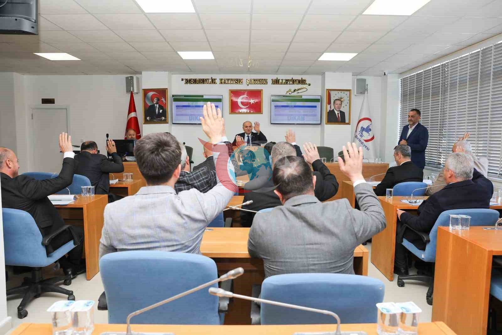 Başkan Faruk Özlü yeniden başkan seçildi