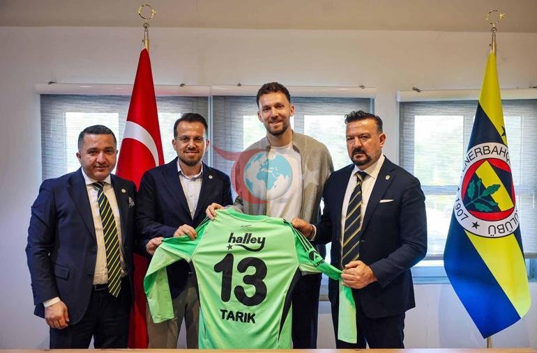 Fenerbahçe, kaleci Tarık Çetin’le 3 yıllık sözleşme imzaladı