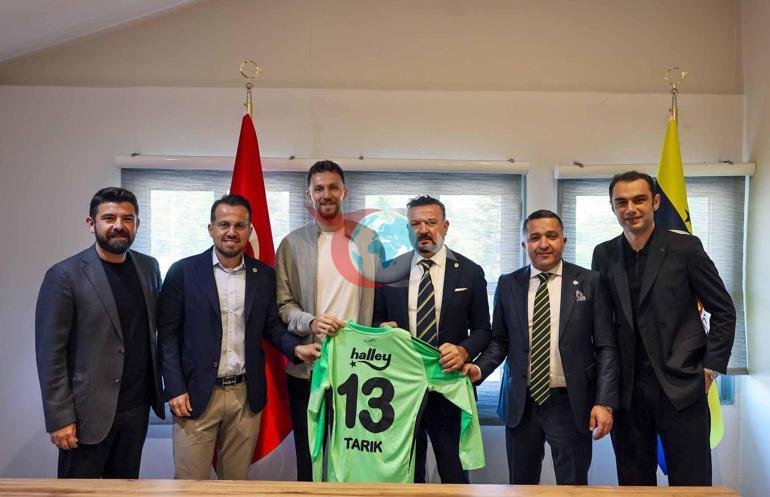Fenerbahçe, kaleci Tarık Çetin’le 3 yıllık sözleşme imzaladı