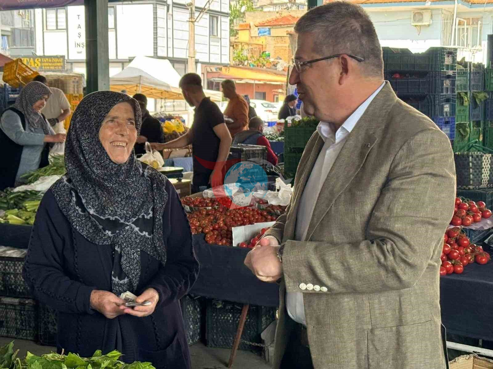 Başkan Subaşıoğlu pazar esnafı ve vatandaşlarla buluştu