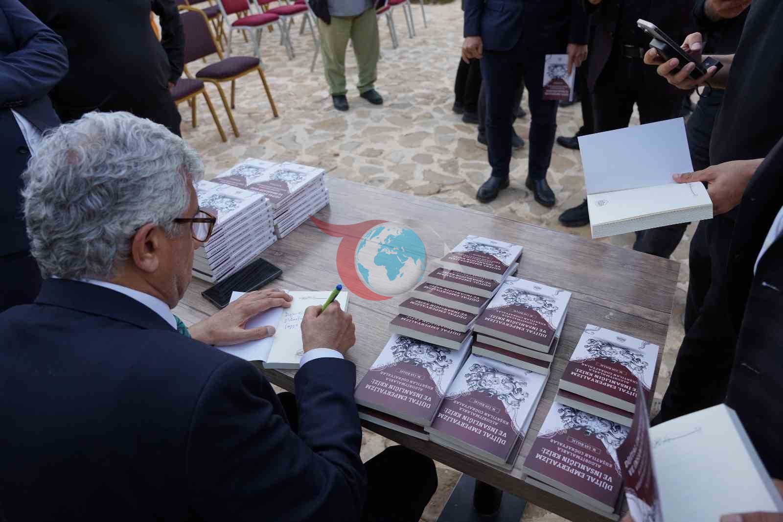 Bələdiyyə Başçısı Hallaç ilk kitab yükləmə dərsi <<
