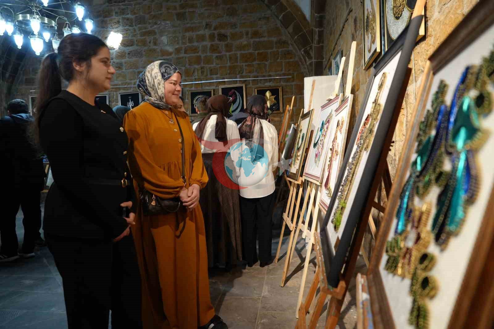Bayburt&rsquo;ta gençlerin emeği sanata dönüştü