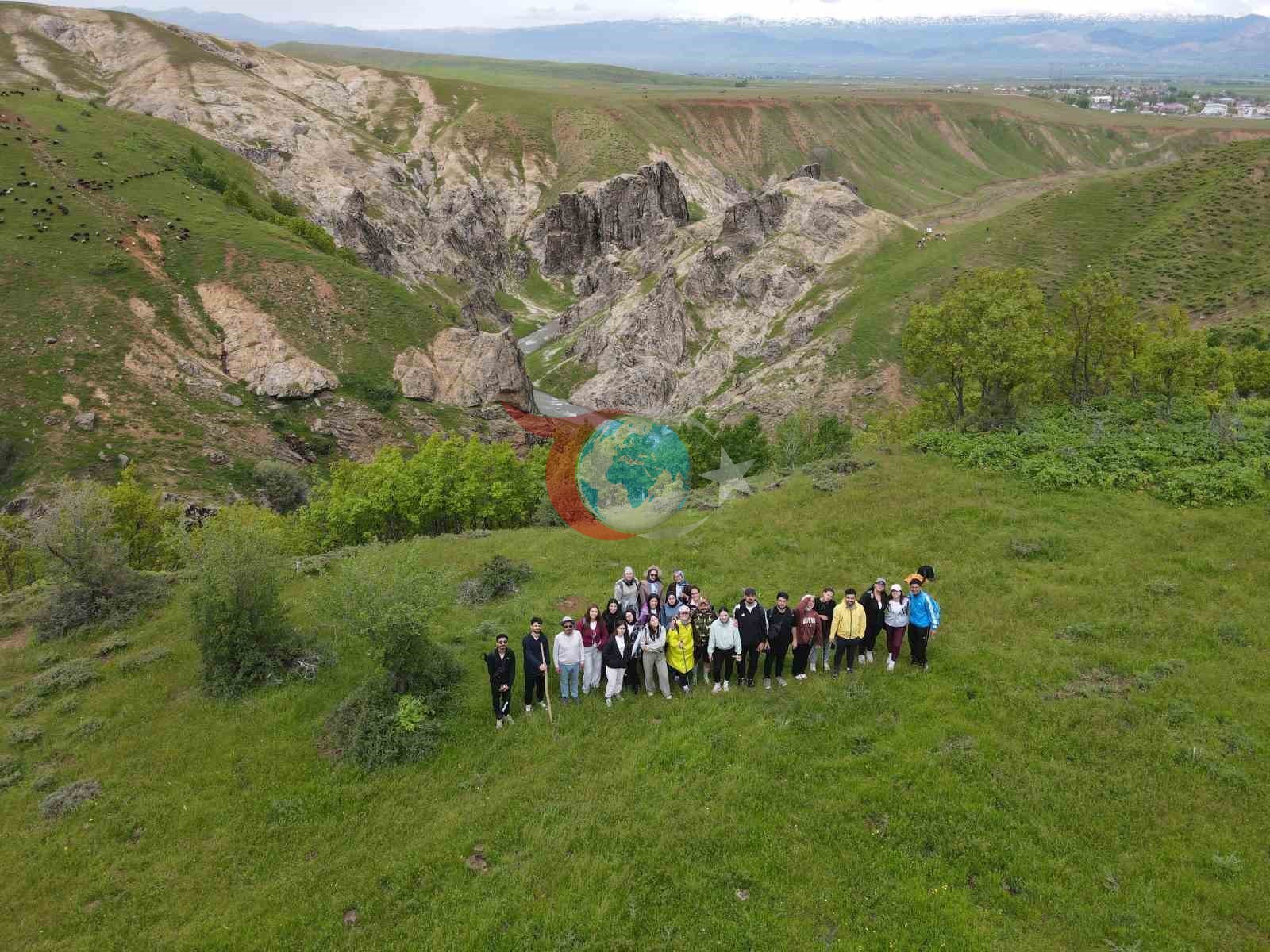 Kızılağaç Kanyonu'nda Öğrencilerle Doğa Yürüyüşü Etkinliği