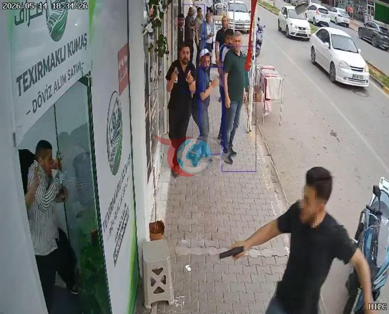 Hatayda valyutadəyişmə məntəqəsində ölümlə üz-üzə gəldi. Güllələrdən saniyələr içində qaçış kamerada