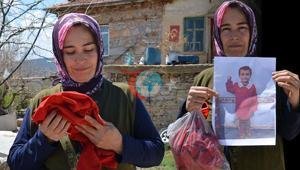 Konyalı ana Yasini 10 ildir gözləyir: Paltarını çantadan çıxartmıram ki, Anası Yasin əlindən getməsin