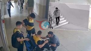 Ürək istiləşdirən görüntü... Fiziki qüsurlu tələbəsini belində daşıdı