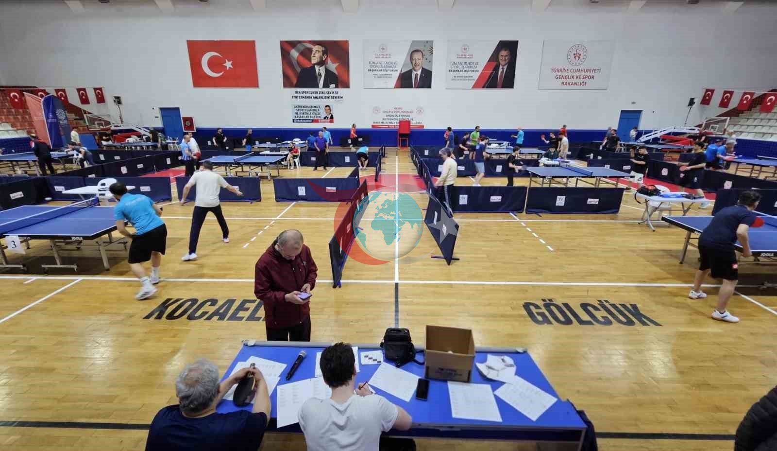 Gölcük'te Gençlik Bayramı Masa Tenisi Turnuvası Coşkusu