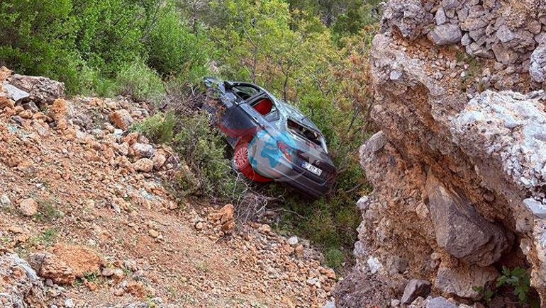 Antalyada otomobil şarampole uçtu 3ü çocuk 5 kişi yaralandı