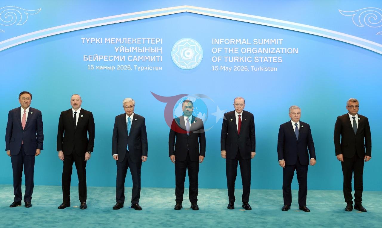 Türk Devletleri Teşkilatı (TDT) Gayriresmi Zirvesi'de liderler aile fotoğrafı çektirdi.