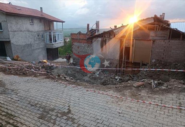 U yillar davomida aytdi, hech kim ishonmadi: Uyi buzilgach, 100 ta sir oshkor bo'ldi