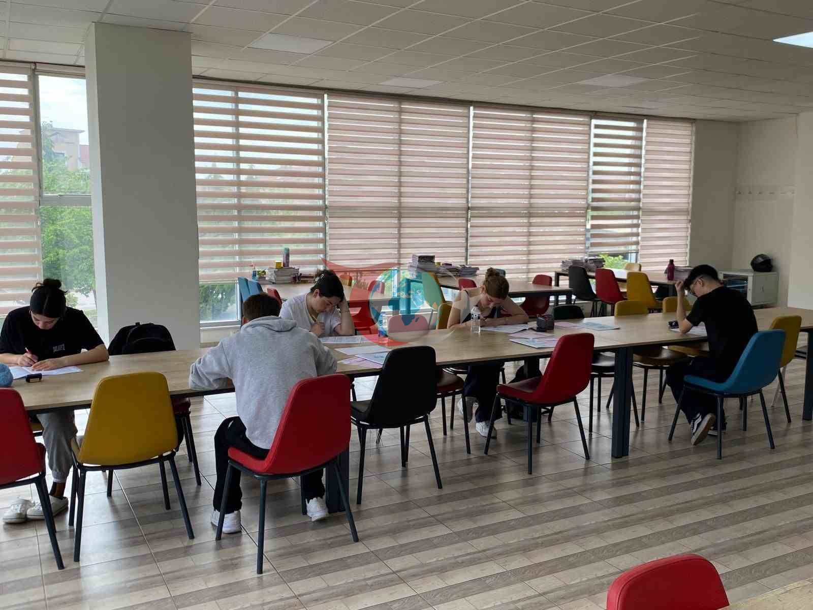 Altıeylül'de Gençlere Ücretsiz Sınav Desteği