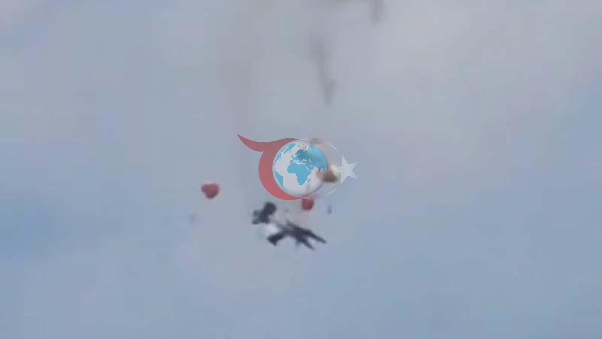 ABD'deki Hava Gösterisinde İki Uçak Havada Çarpıştı
