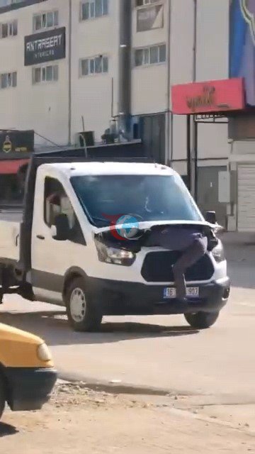 Kamyonetin motorunda giden tamirci konuştu: 