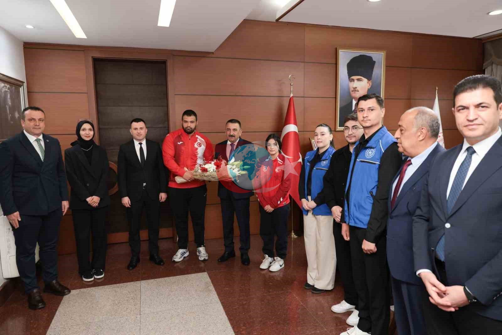 Zonguldak&rsquo;ta gençlerden valiliğe ziyaret