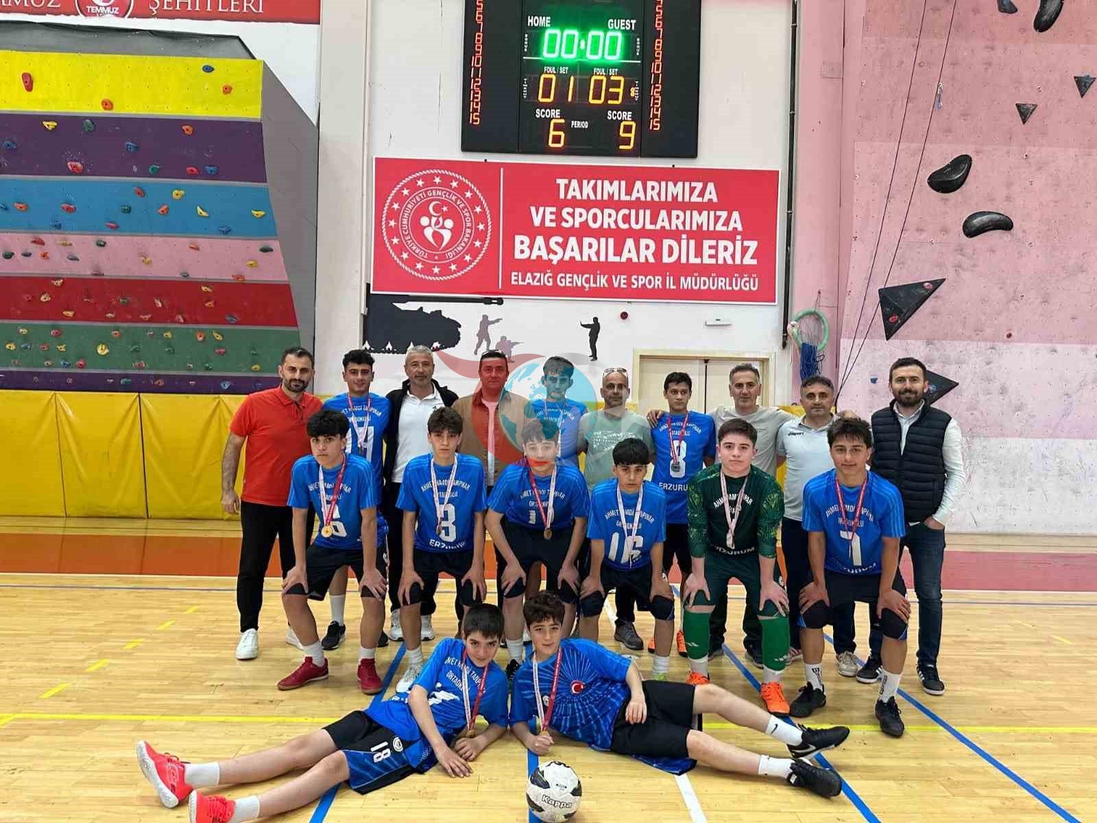 Ahmet Hamdi Tanpınar Ortaokulu'nun Futsaldaki Başarısı
