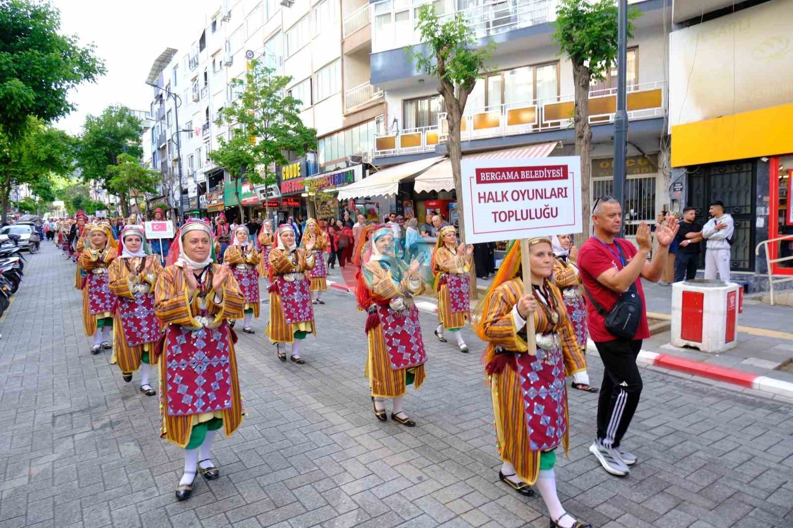 Soma'da İlk Ahmet Sis Zeybek Festivali Büyük İlgi Gördü