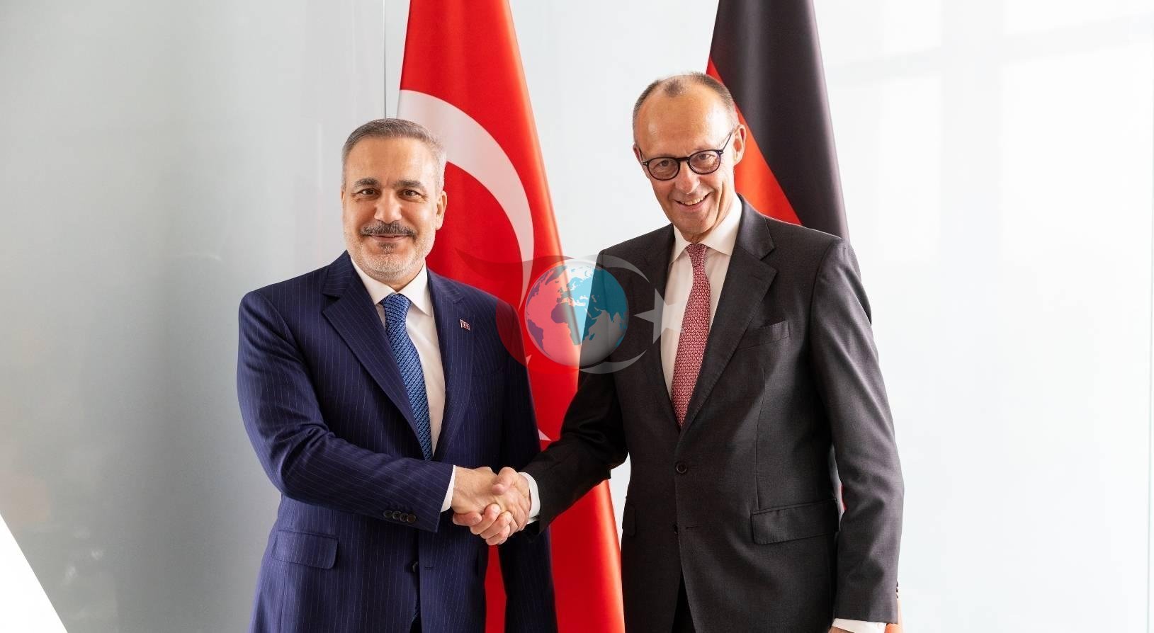 Dışişleri Bakanı Fidan Almanya'da Başbakan Merz ile Görüştü
