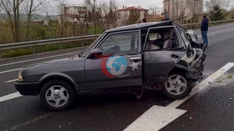 Çankırıda pikap park edilmiş avtomobilə çırpıldı, 3 nəfər ölüb, 5 nəfər yaralanıb.