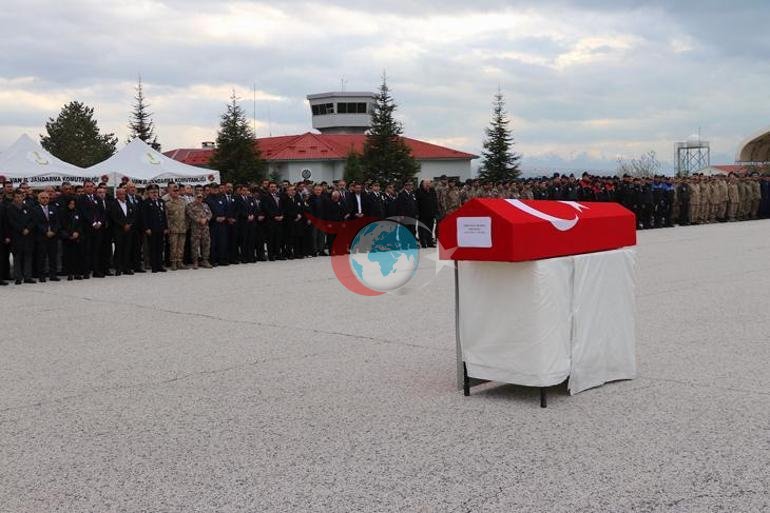 Gözyaşları sel oldu Şehit Polis Emrah Koç’a memleketi Vanda son görev