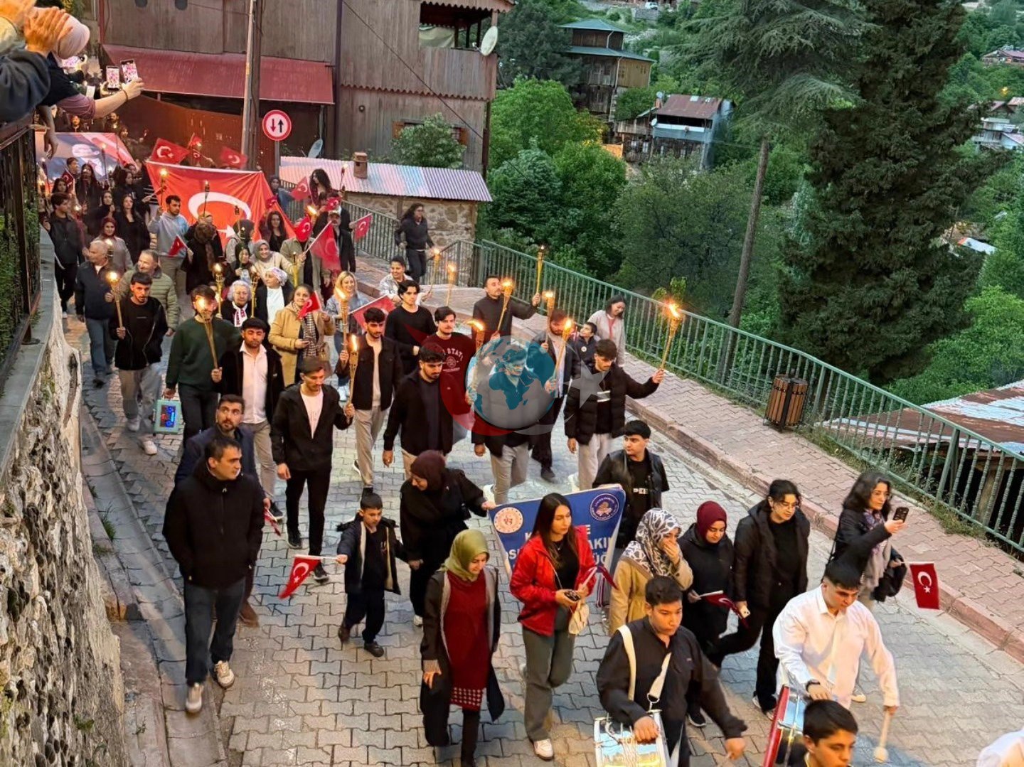 19-njy maý Kemaliýede çyra ýörişi bilen bellendi