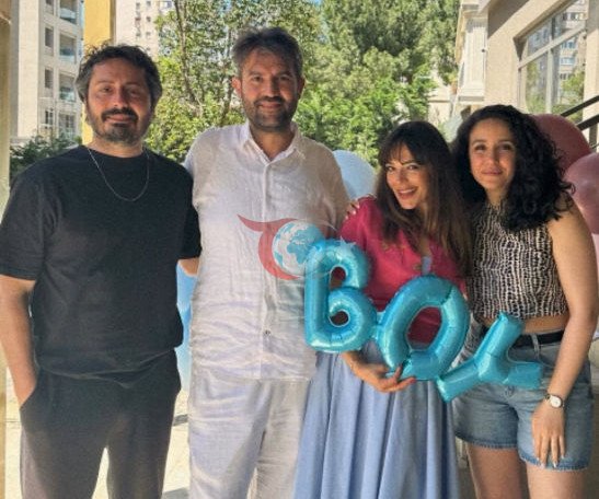 İpek Karapınar körpəsini gözlədiyini açıqladı. loading=
