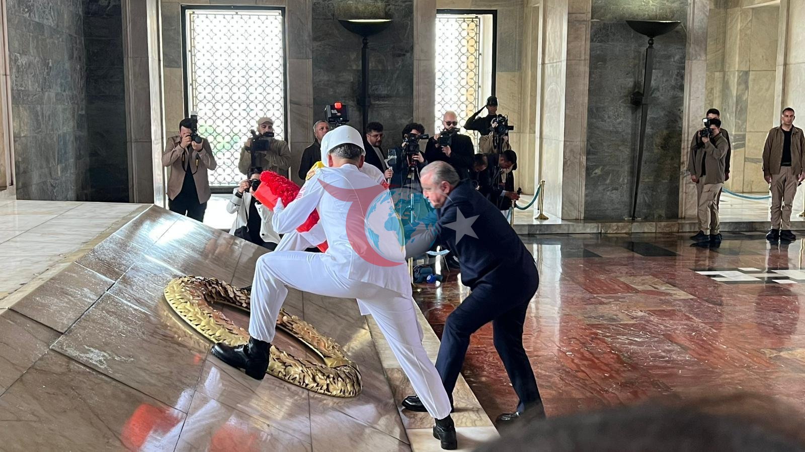 Bakan Bak, Anıtkabir'de Gençlerle Bir Araya Geldi