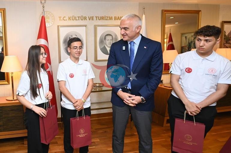 Bakan Ersoy, genç sanatçıları kabul etti