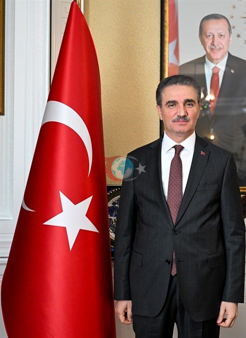 Vali Baruş'tan Türk Gençliğine Övgü Dolu Mesaj