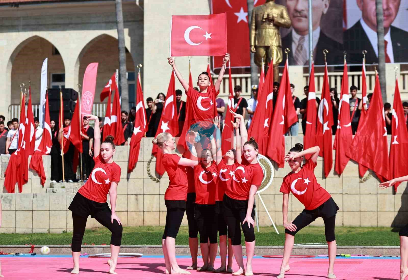 Mersin'de Gençlik Bayramı Coşkulu Etkinliklerle Kutlandı