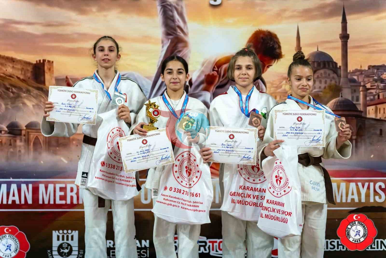 Yunusemreli Minik Judocular Türkiye'de Çifte Madalya Kazandı