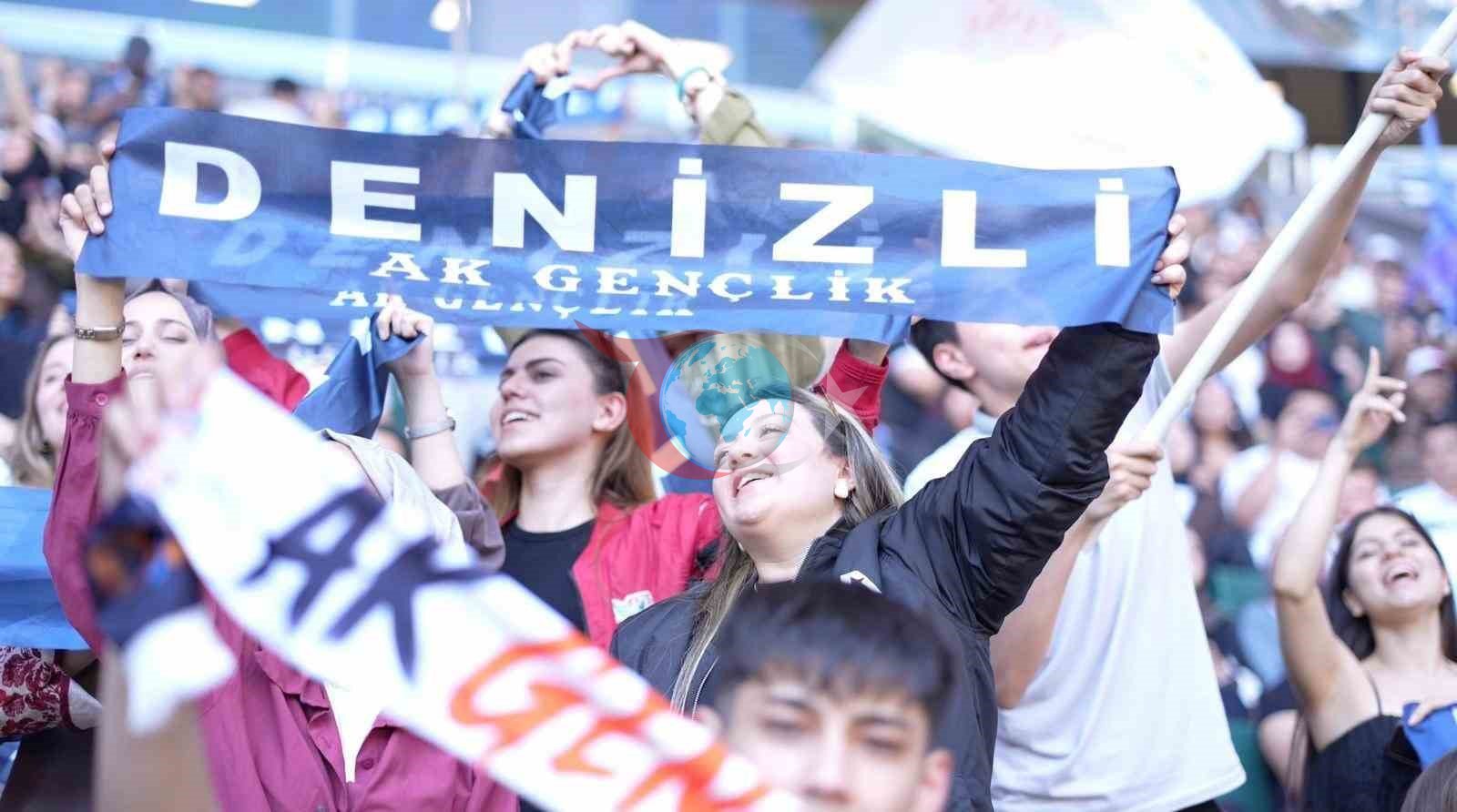 Denizli Gençleri Kocaeli'nde Düzenlenen Gençlik Şöleni'nde Öne Çıktı