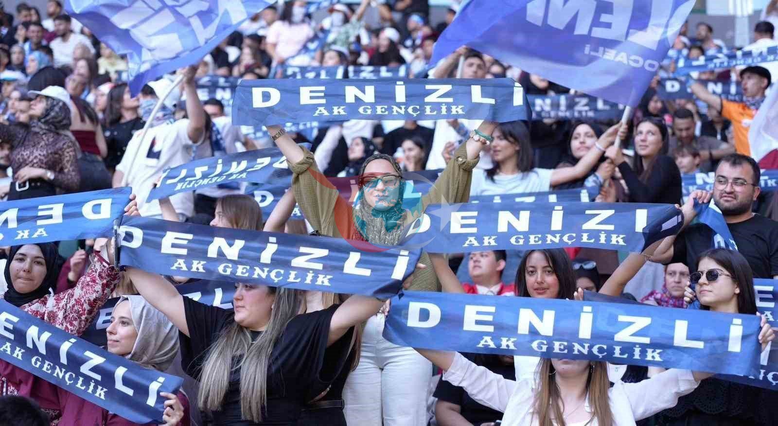 Denizlili gençler ‘Bir Gençlik Şöleni’ne damga vurdu