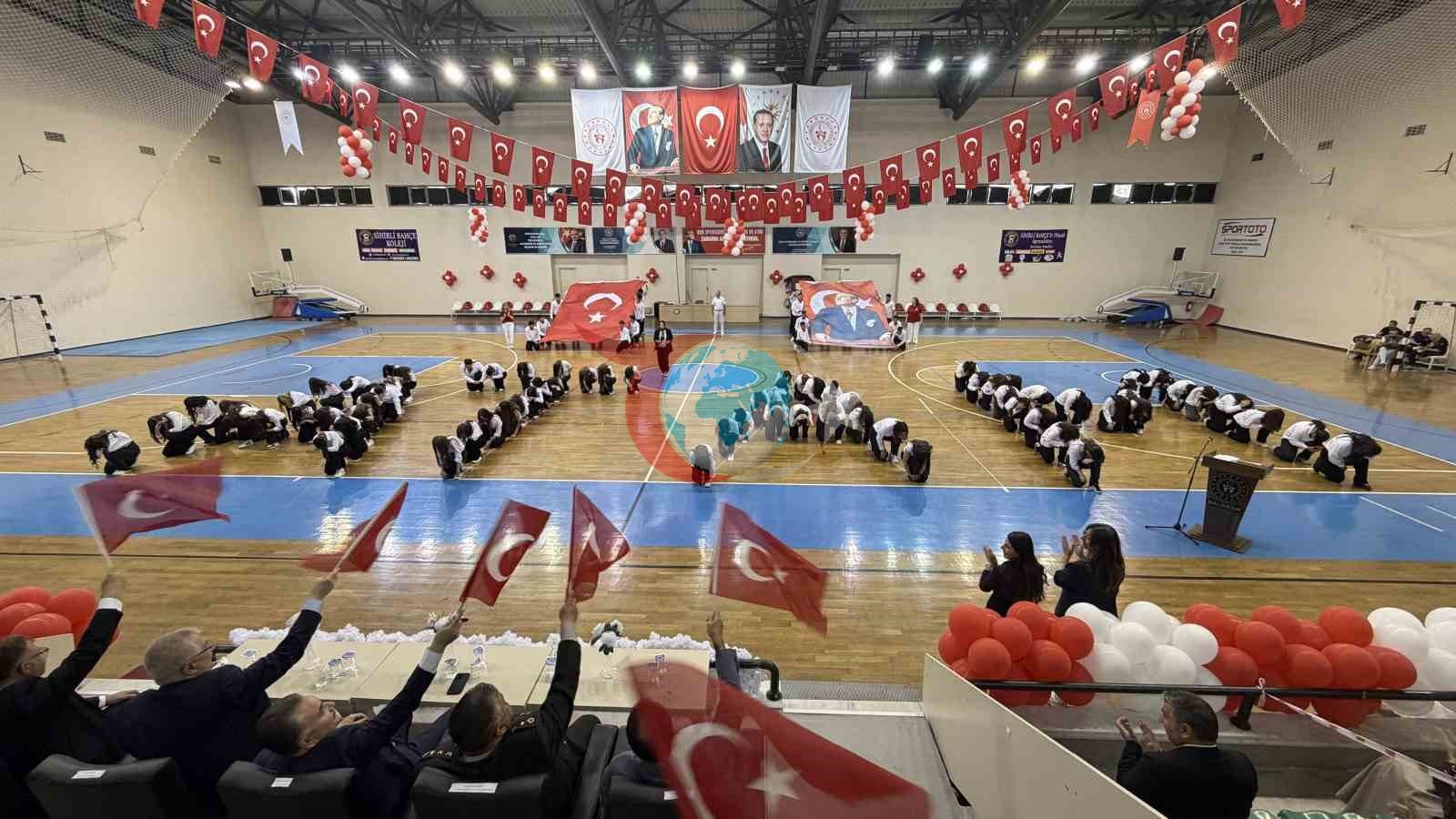 Edremit'te 19 Mayıs Gençlik Coşkusu Tüm İlçeyi Sardı