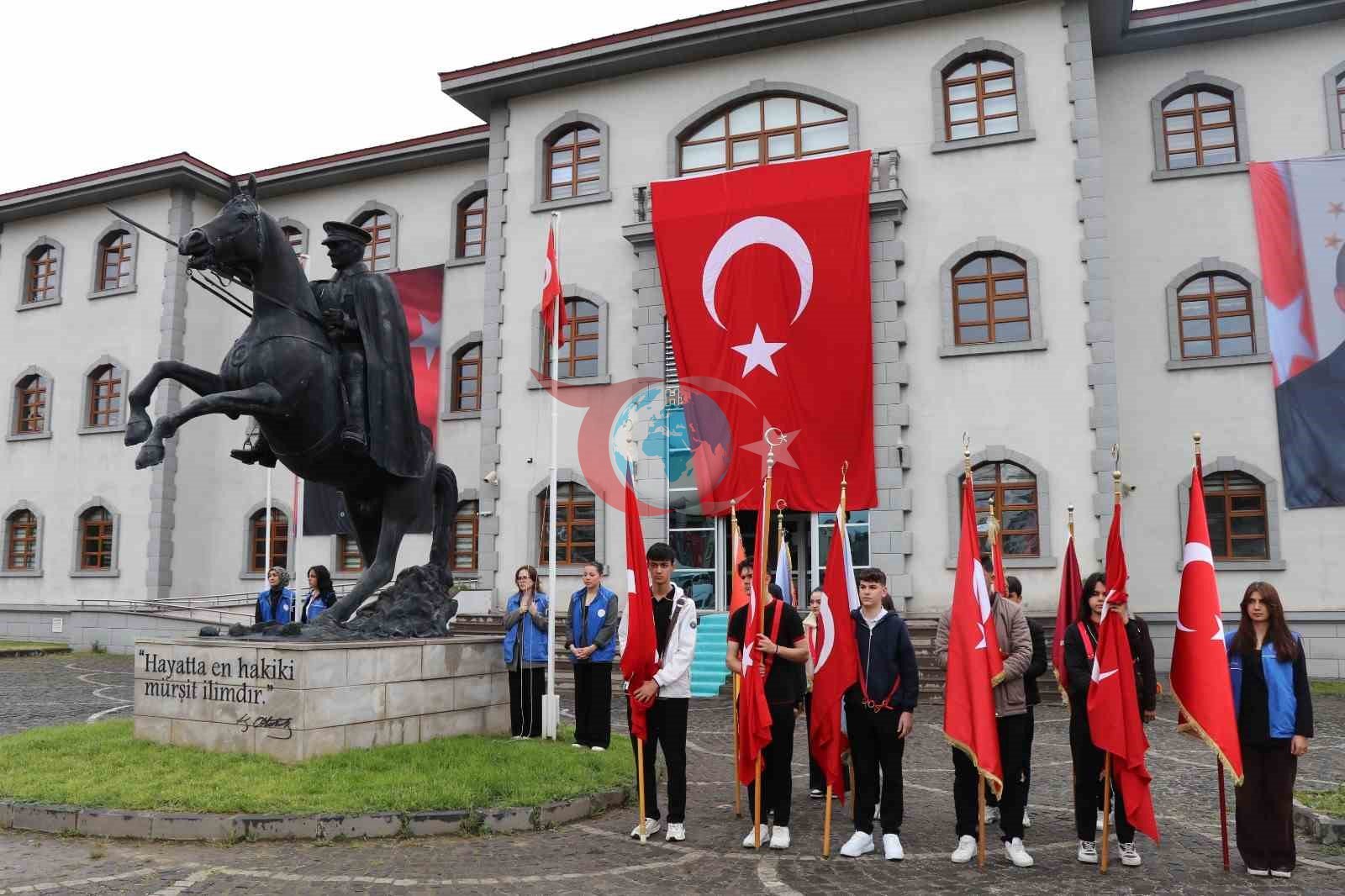Oltu'da Coşkulu 19 Mayıs Kutlamaları