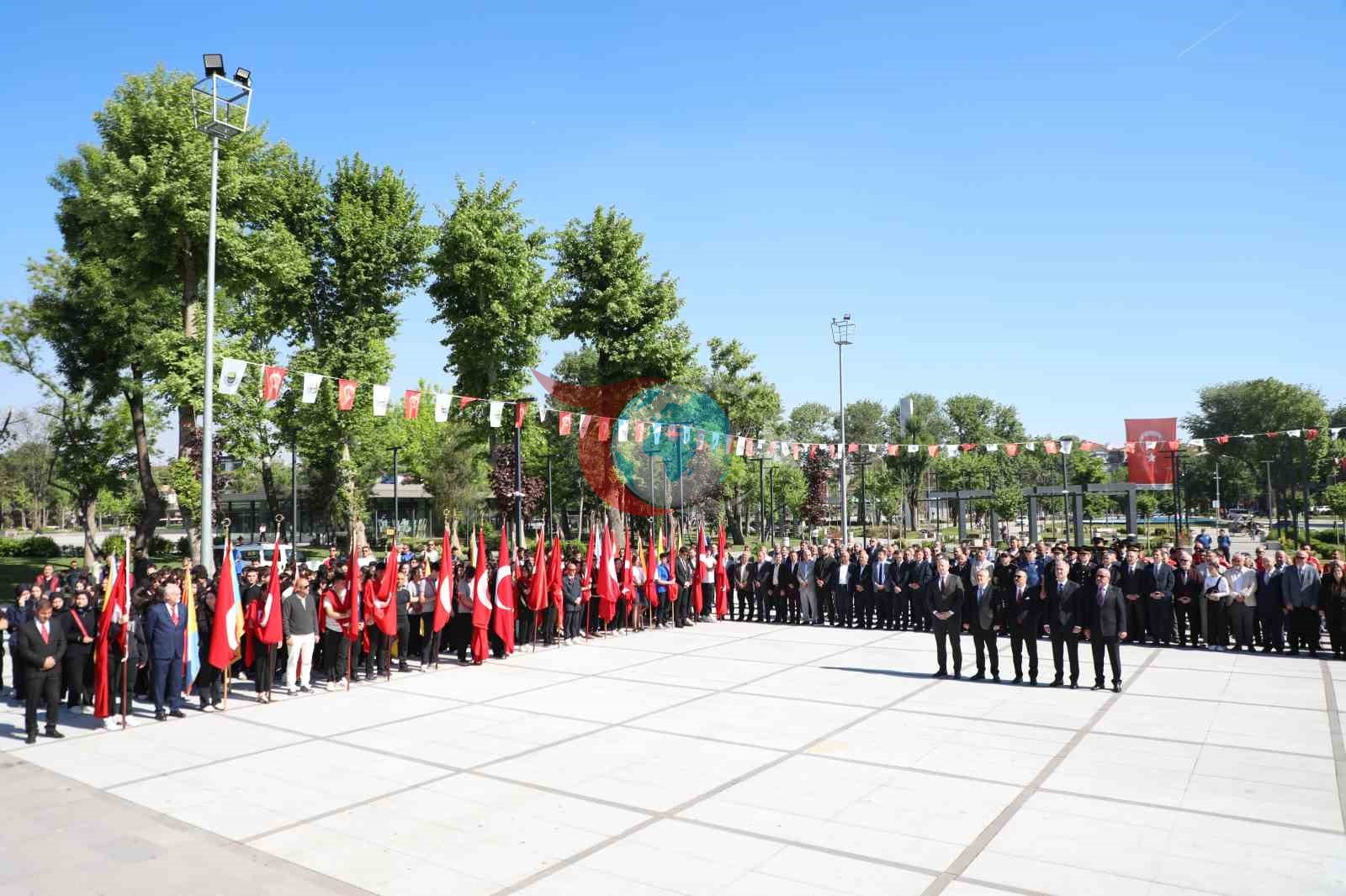 İnegöl'de 19 Mayıs Coşkusu: Gençlik ve Spor Bayramı Heyecanı