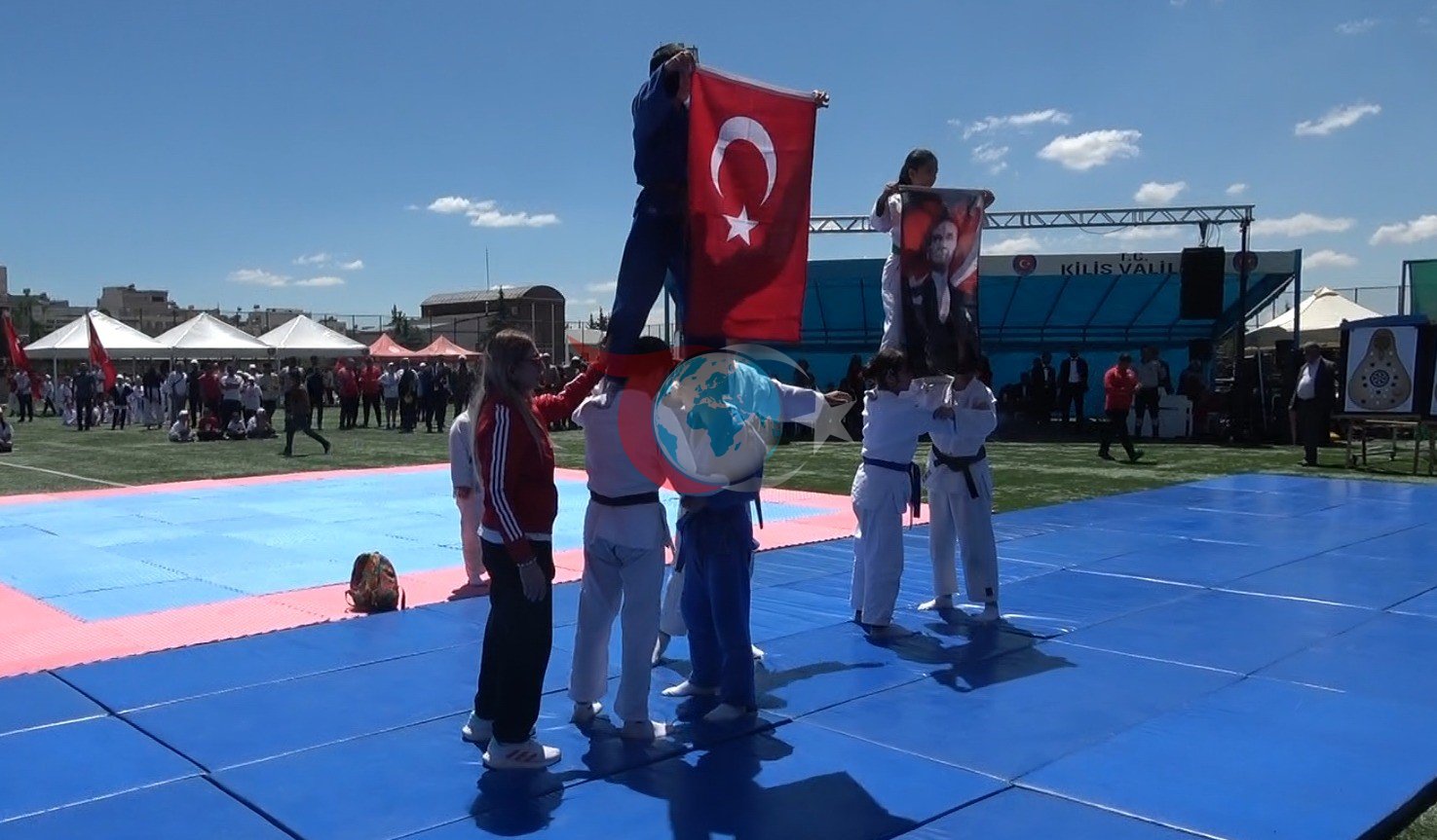 19 May Kilisdə coşğu: Bayraq Piramidası Şousu
