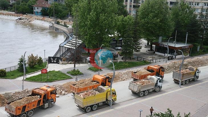 Tokat ve Amasya'da Taşkın Alarmı: Okullar Tatil, Bölge Boşaltılıyor