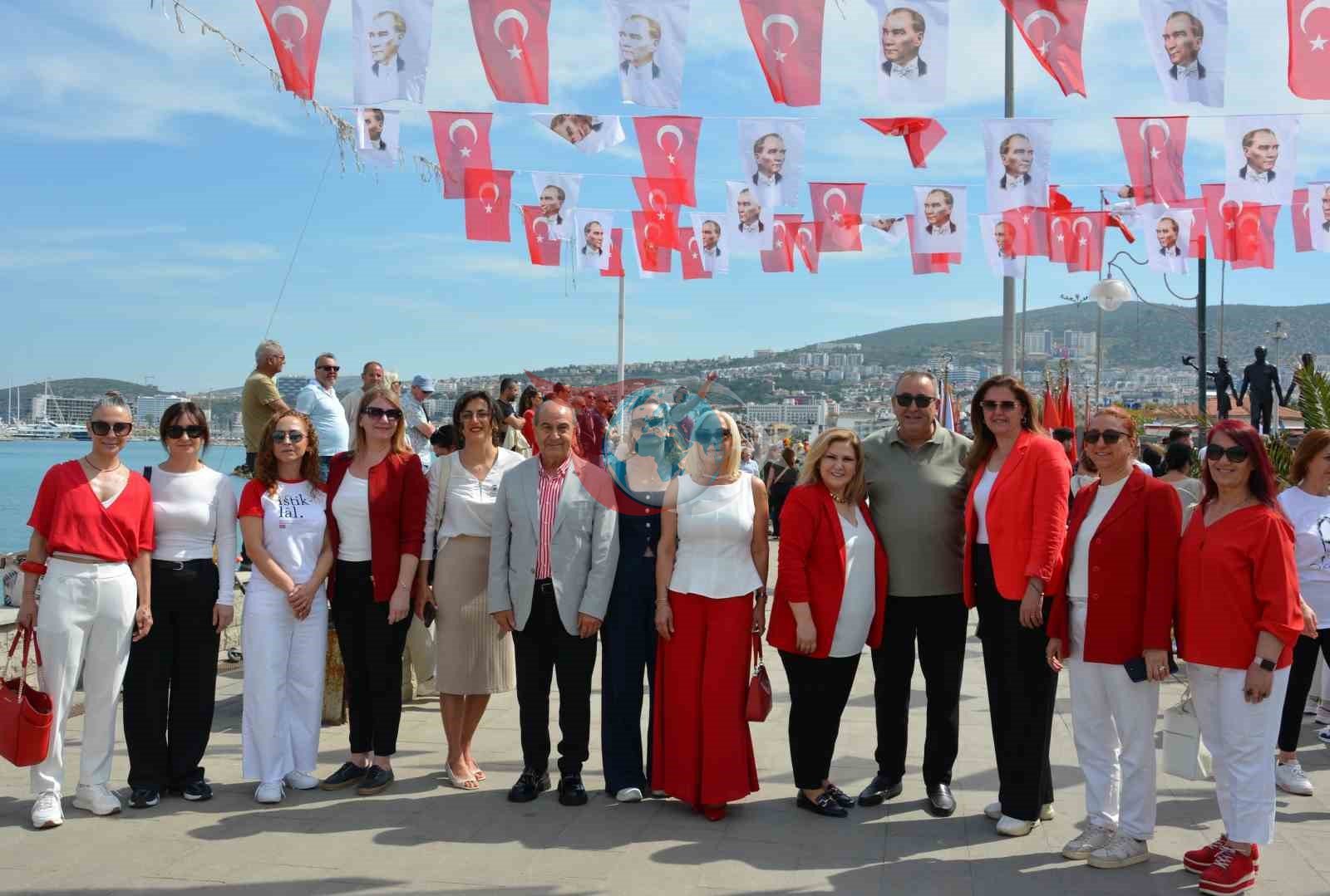 Kuşadası'nda 19 Mayıs Coşkusu Ticaret Odası'nın Katılımıyla Taçlandı