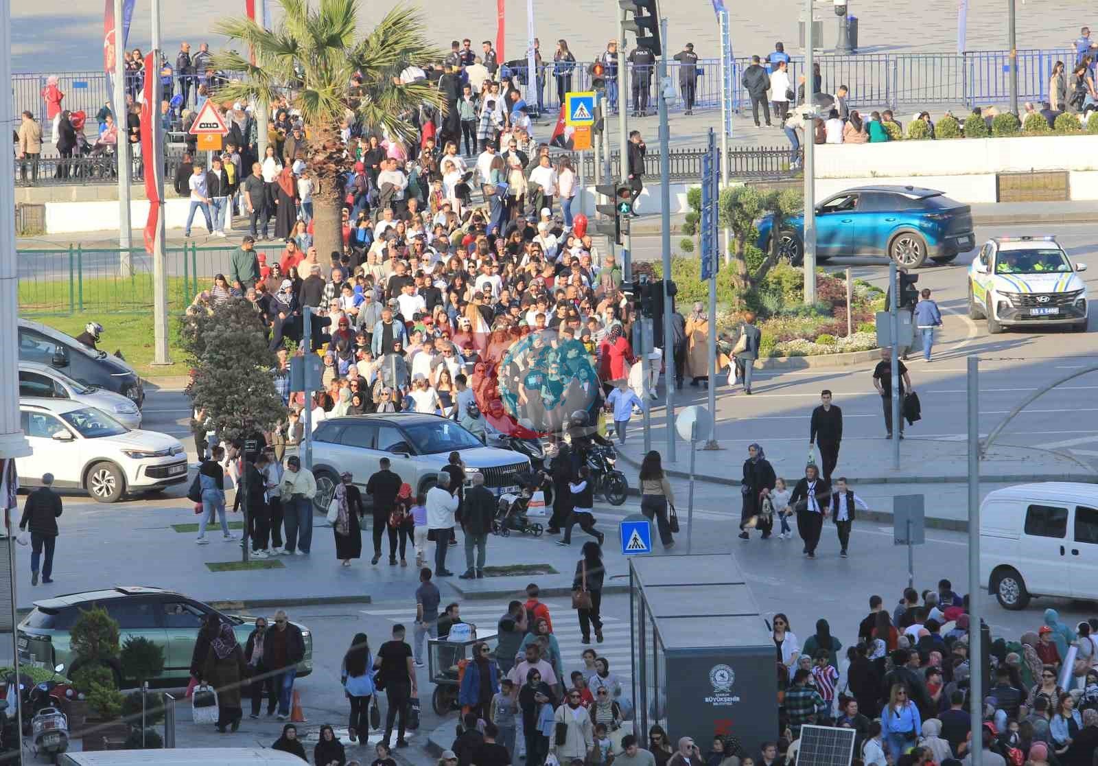 Samsun'da Türk Yıldızları ve SOLOTÜRK Gösterileri İlgi Çekti
