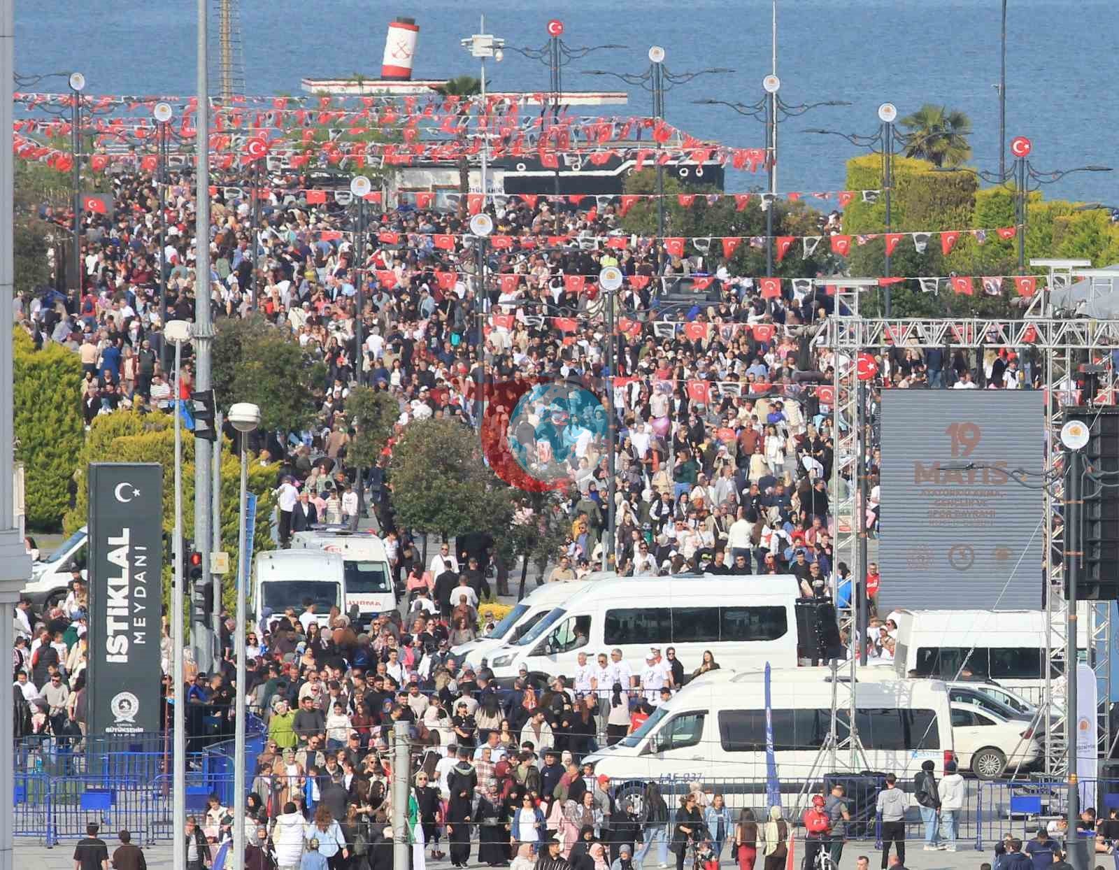 Təyyarə şousu Samsun'da intensiv gün=